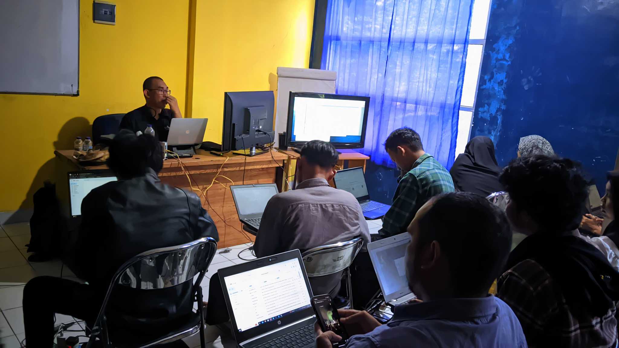 Kampus Full Praktik