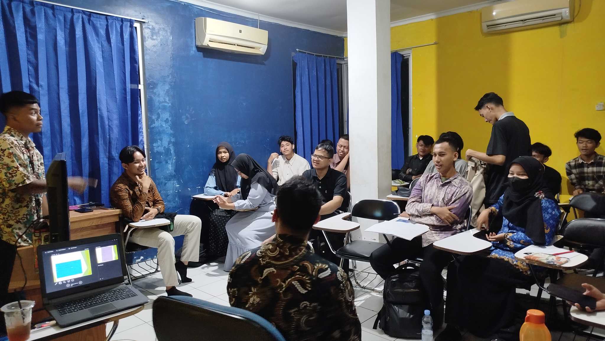 Kampus Full Praktik